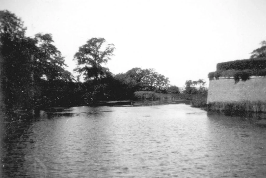 100.111 Voldgraven ved Kronborg cirka 1933