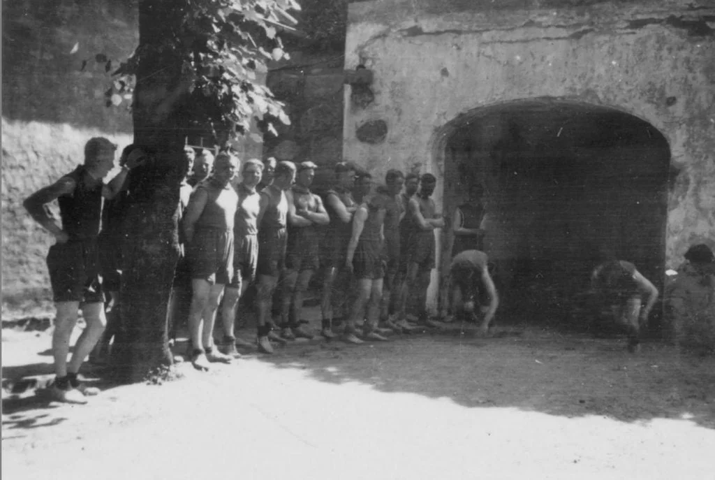 100.113 Soldatergymnastik ved Kronborg cirka 1933