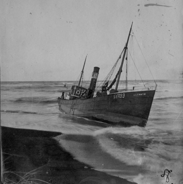 71.162 Klitmøller 1909: Damperen Lepantos stranding ved Klitmøller 5. januar 1909. 7700