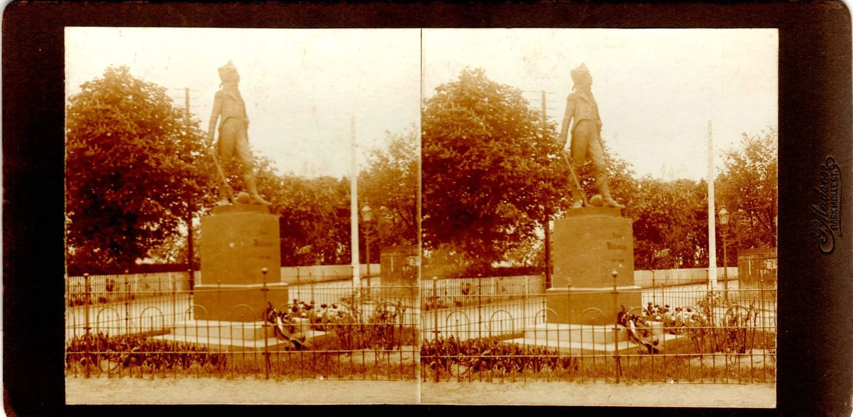 11432.14  Willemoes monument, Assens 5610  Billede optaget cirka 1914  Fotograf Peter Møller, Rask Mølle