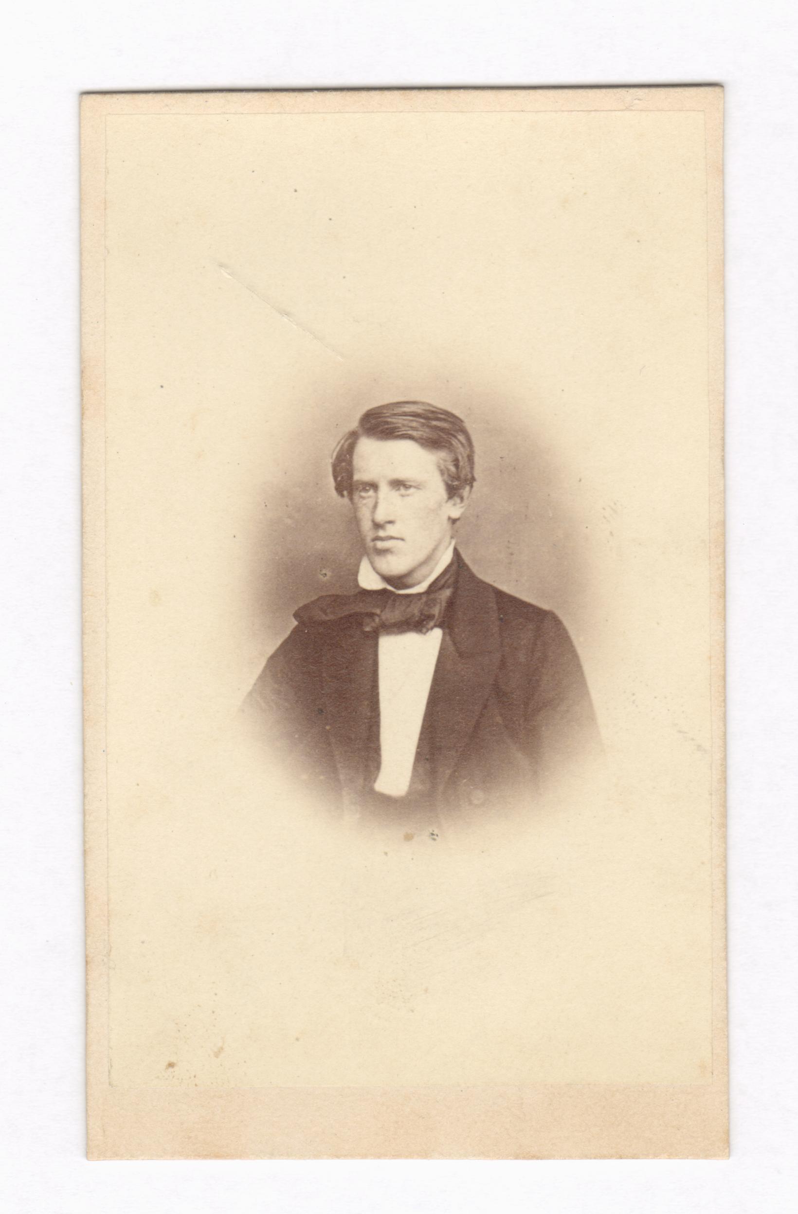 75.1 Georg Ferdinand Borch, 20 år gammel år 1855  Fotograf Waldemar Möller, Gl. Amagertorv 17, København