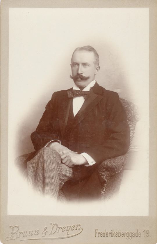 75.84  Oscar Borch f. 13.2.1866, søn af G.F Borch.  Fotograf Bruun og Dreyer, Frederiksberggade 19, København.