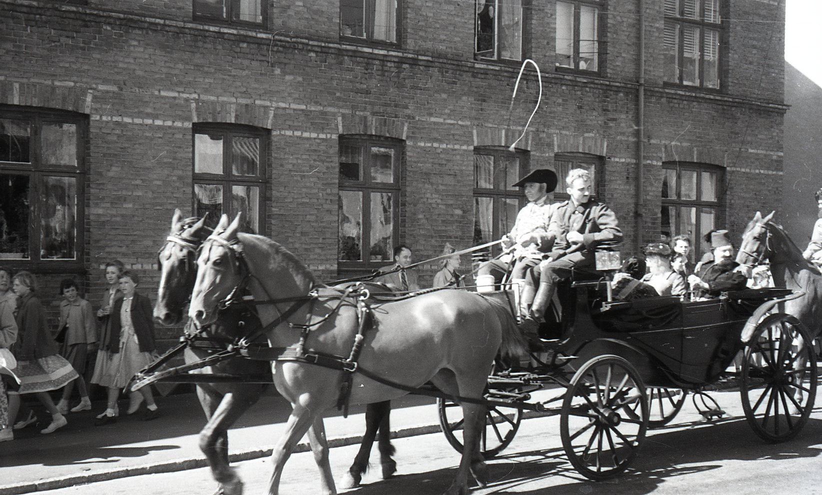 100.4.306  Byfest, Jernbanegade cirka 1955