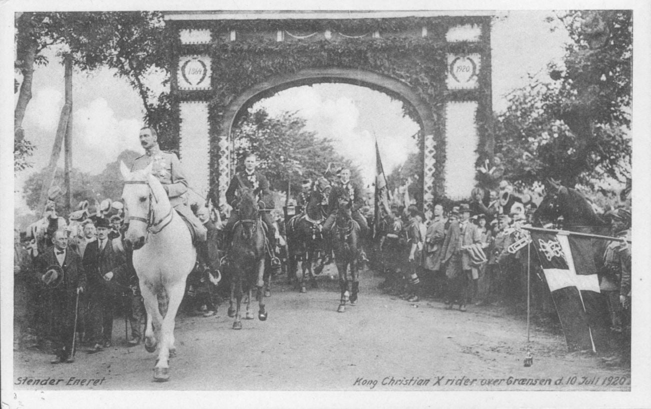 68.1 Hesten hed "Malgré Tout", som Christian 10. sad på ved Genforeningen.