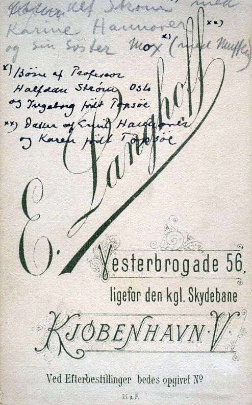 19.25 Tekst på bagsiden: Ulf Ström med og søsteren M