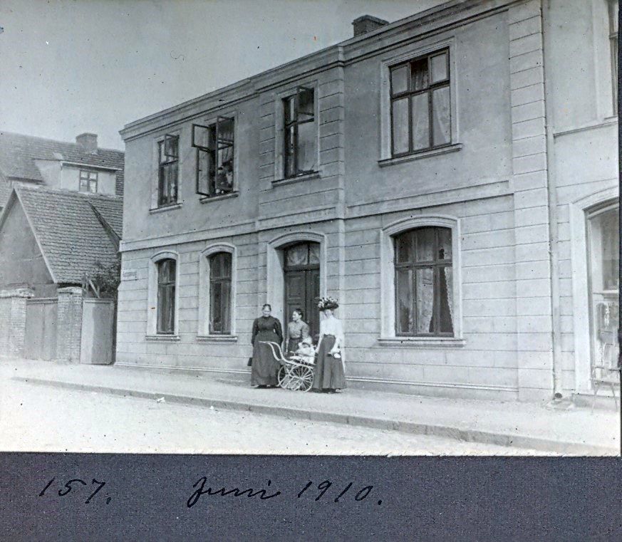 30.157 Erna og Axel Schmuhl på besøg i Tyskland, juni 1910