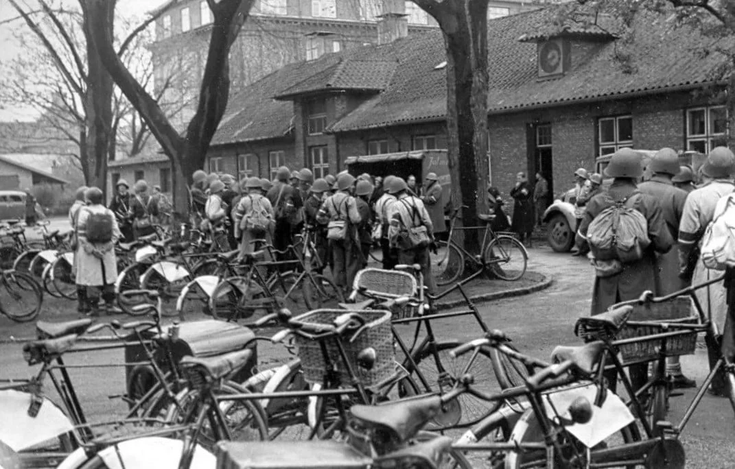 30.799 Frihedskæmpere formodentlig i Tøjhusmuseets gård.