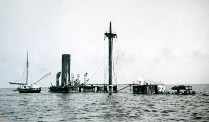 30.808 Ukendt skibsvrag, måske i Lillebælt.