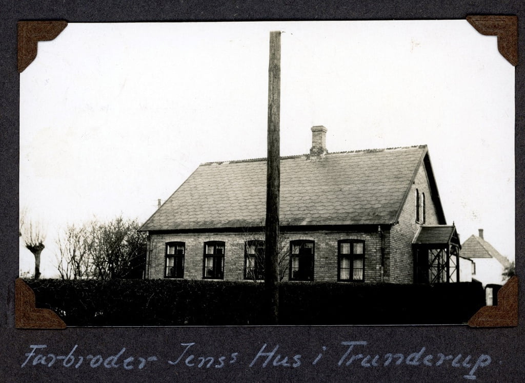 70.338  Farbror Jens hus i Trunderup. Jens født 1863 i Kværndrup sogn.