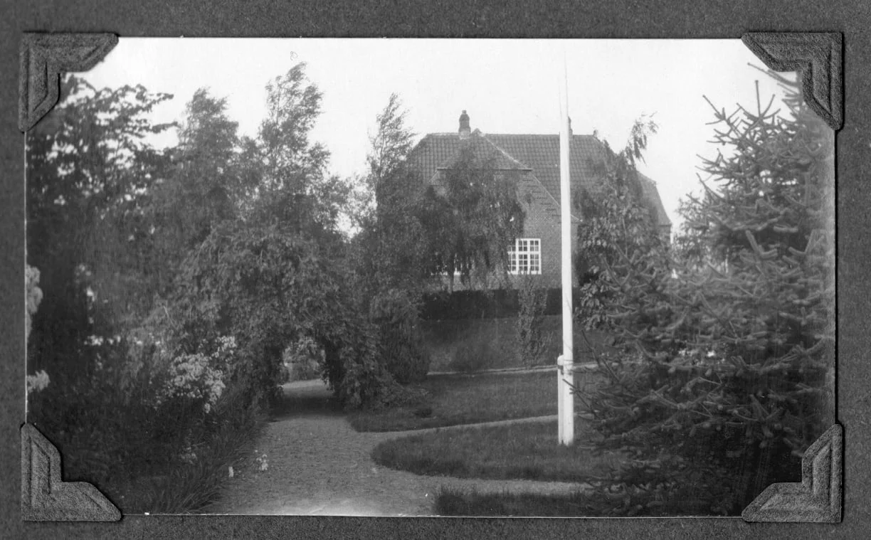 70.359  Rasmus Jensen Lundsgaard f. 1860. s villa Solbakken, Trunderup.