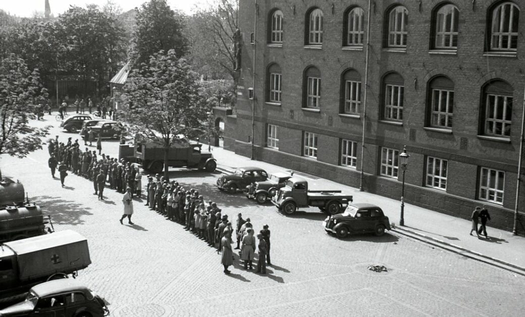 100.855 Befrielsen, maj 1945 ved hovedbrandstationen