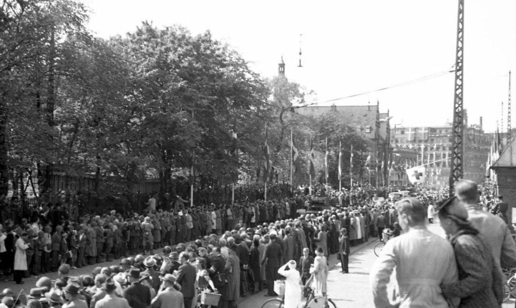 100.859 Befrielsen, maj 1945 ved hovedbrandstationen