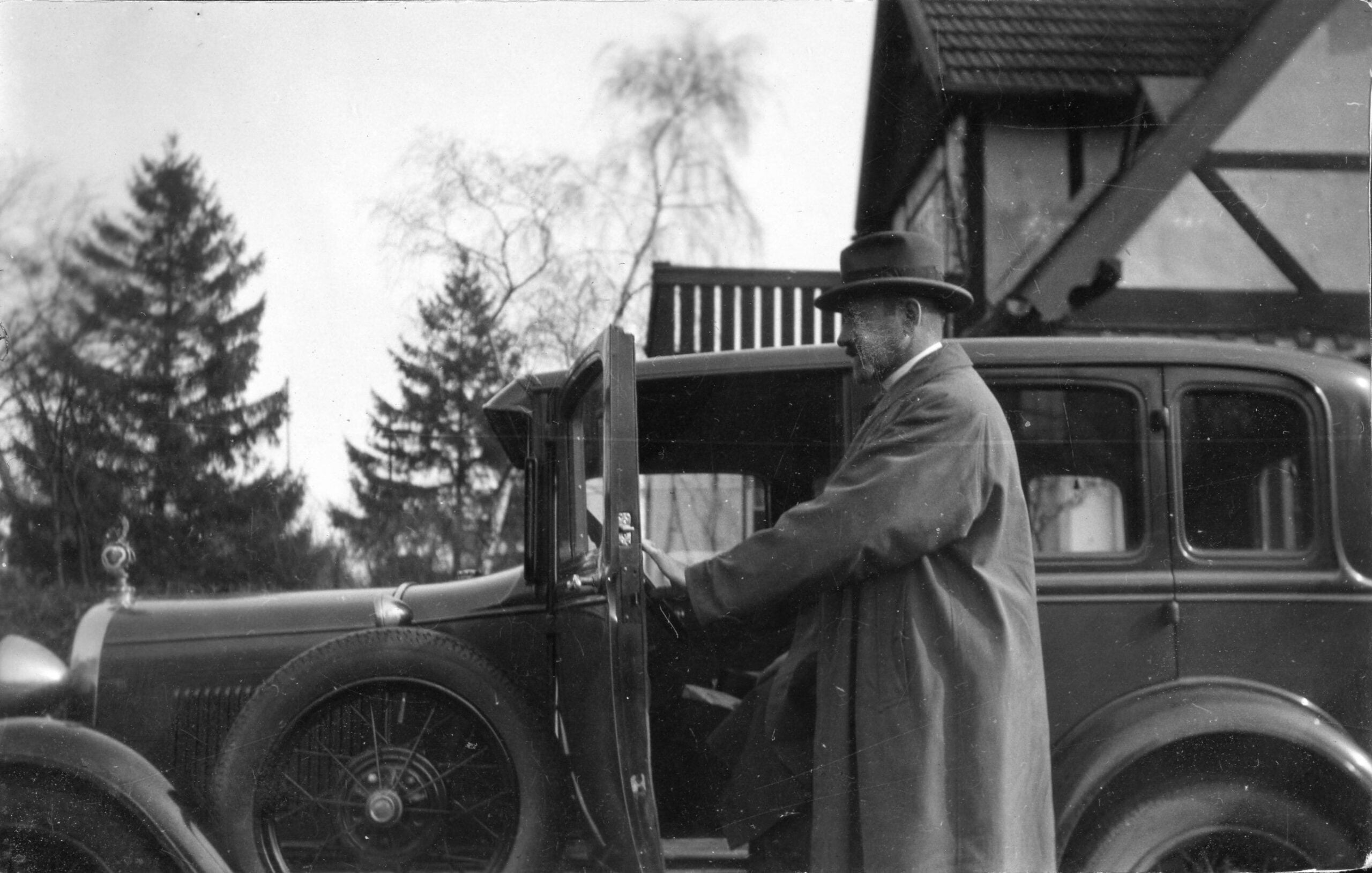 8.29 Ford A ved villa Hytten, Gl. Skovvej 1, Espergærde i 1929