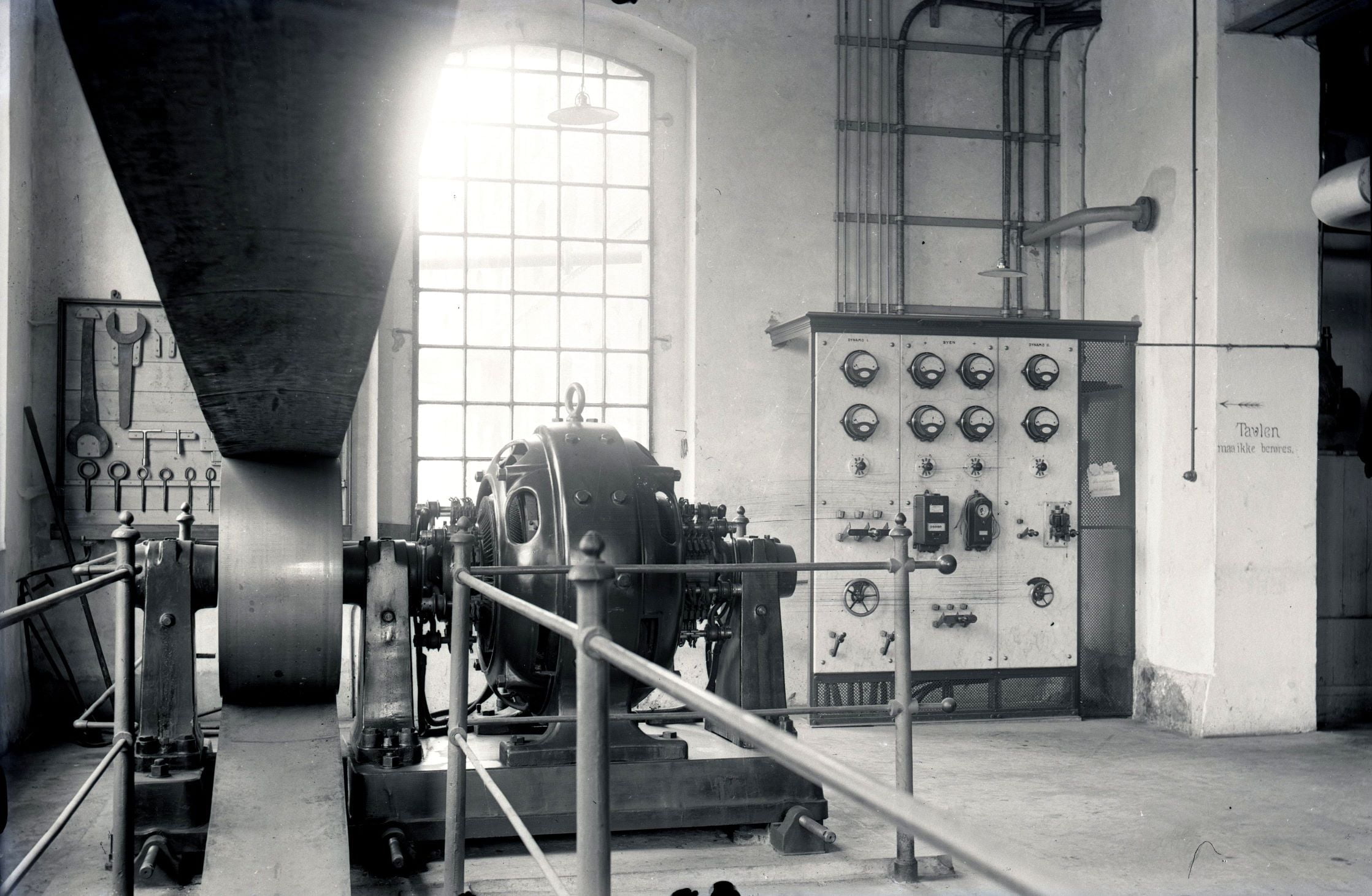 13635-4.48 Fra sukkerfabrikken i Nykøbing. Elektrisk kraftstation. 27. juni 1915