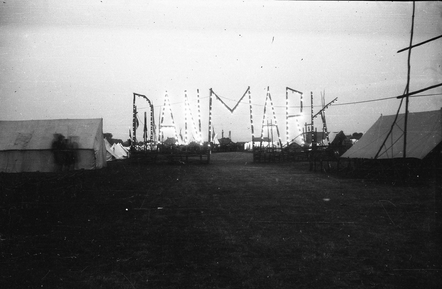 13635-6.76 juli-aug. 1937 Jamboree Holland Danmarksporten Illumineret.