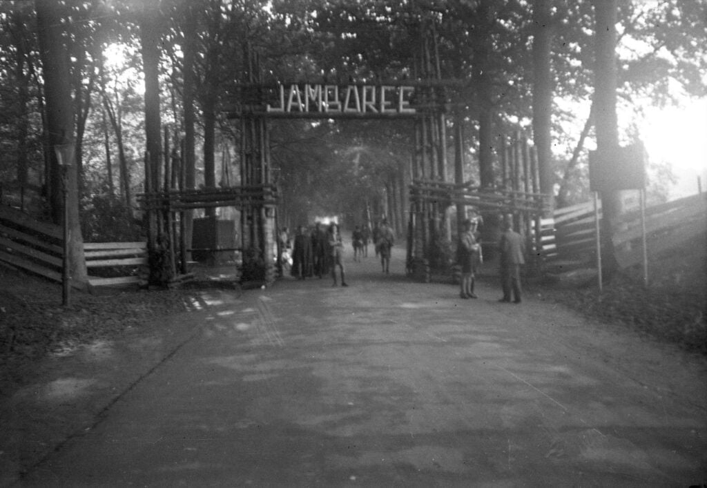 13635-6.78 juli-aug 1937 Jamboree, Holland Hovedindgangen
