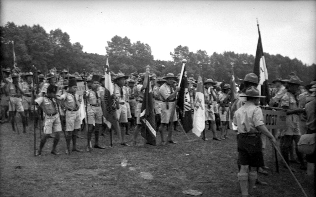 13635-6.88 juli-aug 1937 Jamboree Holland den store parade Hollandsk Ostindien.