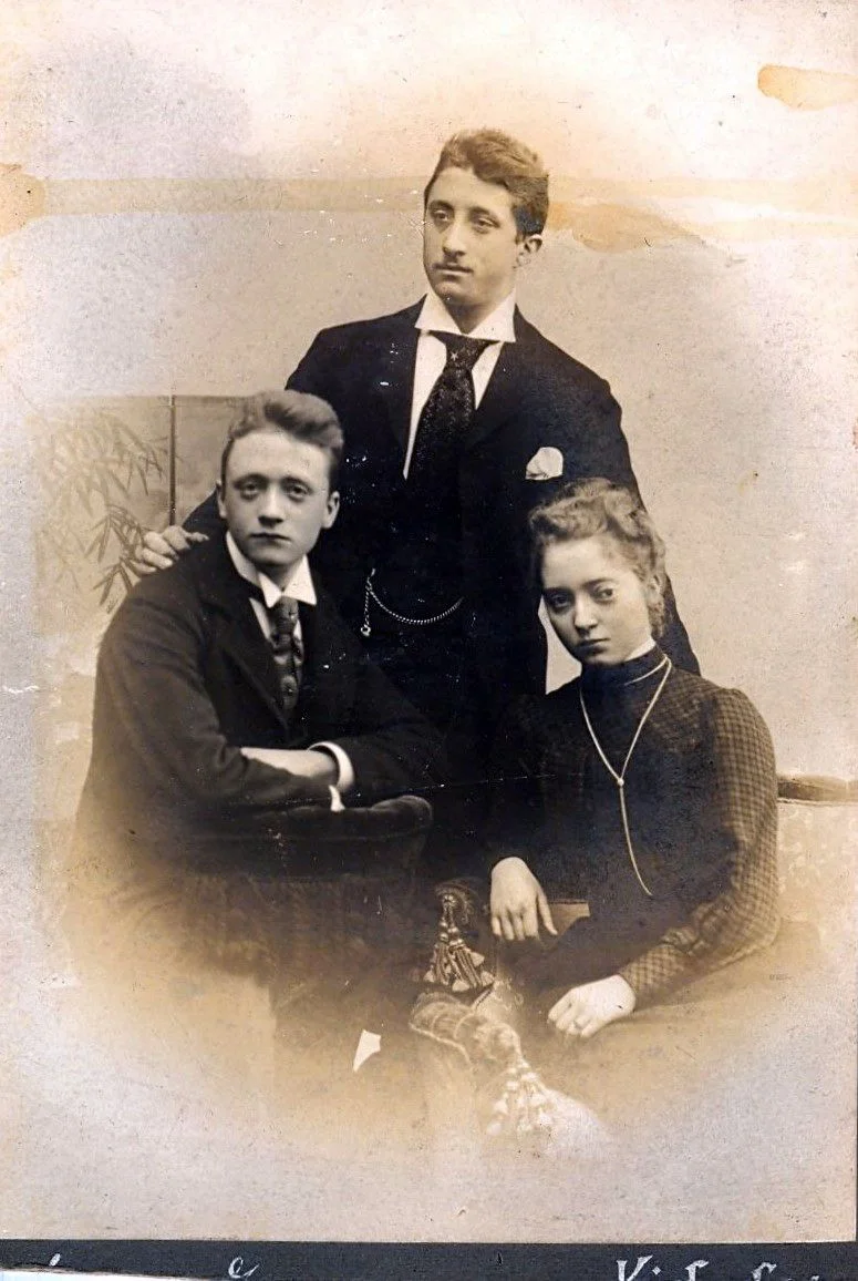 1.19 tre søskende Bøytler