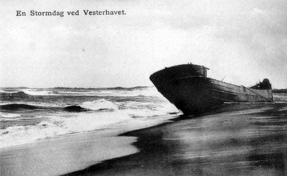 71.172 Klitmøller 1909: Damperen Lepantos stranding ved Klitmøller 5. januar 1909. Peter Sletting skriver " Lepanto fyldt med beton under min ledelse.