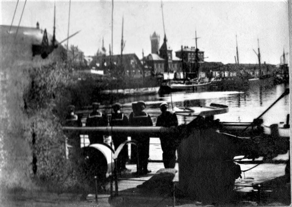 71.6 Esbjerg Havn 1905. Det er ingeniørboligen der ses til højre for tårnet i baggrunden.