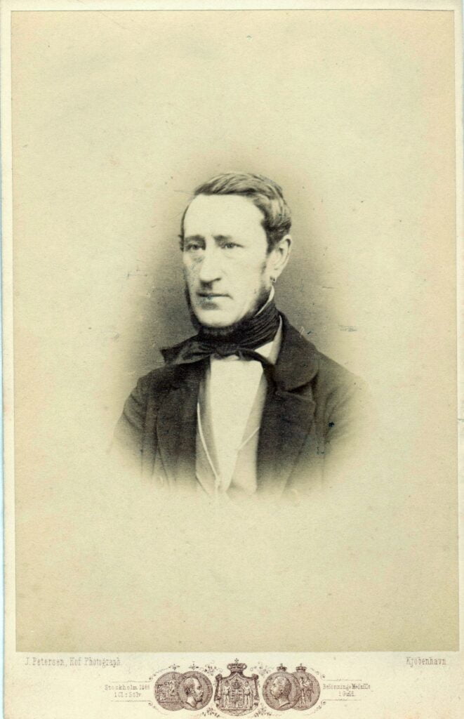 75.105 Ferdinand Felix Borch, 1805-1880, Skomagermester og officer. Fotograf J. Petersen, Nytorv 3, København