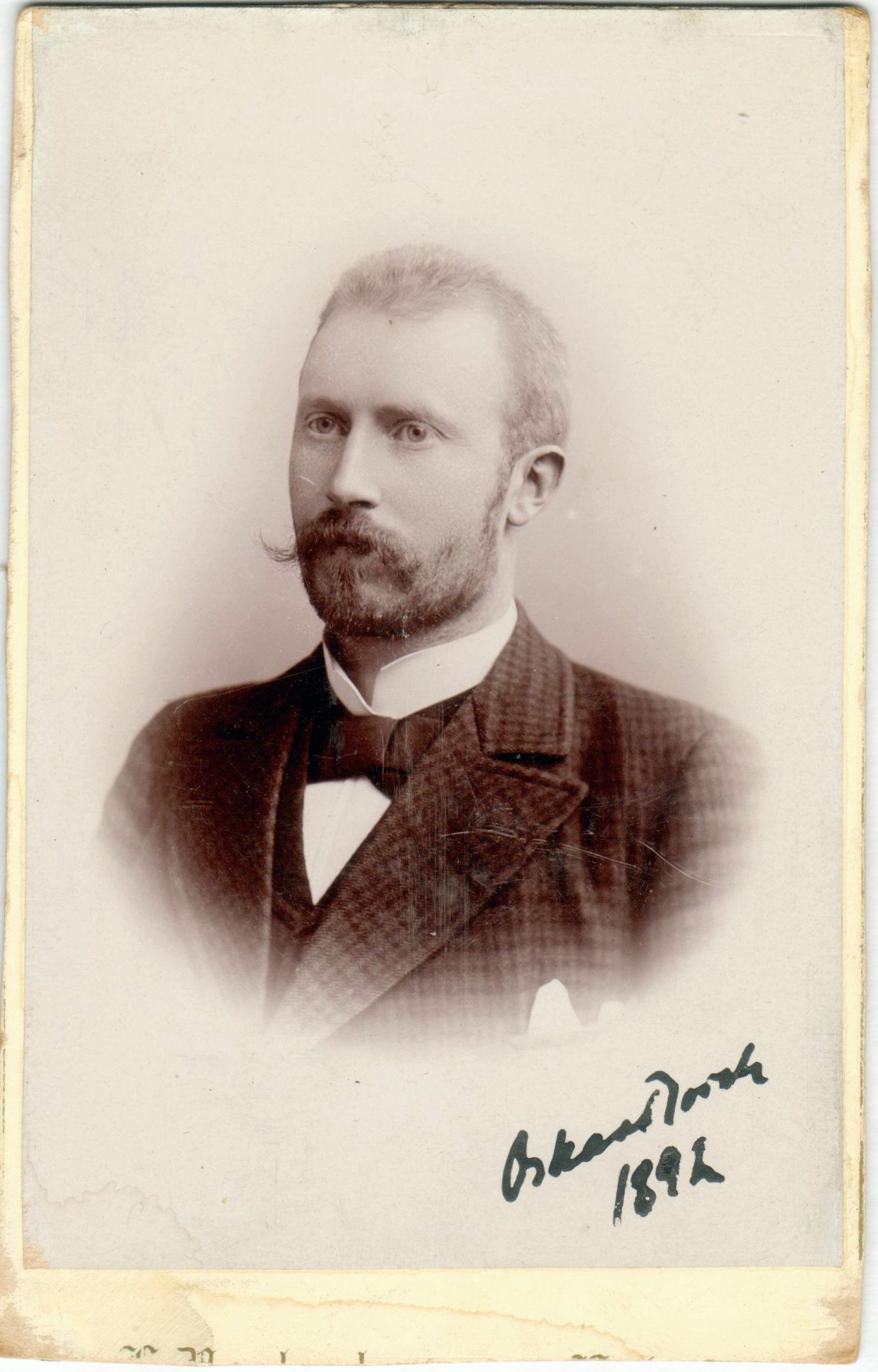 75.36 Oscar Borch f. 13.2.1866, søn af G.F Borch. Fotograf A. H. Vorbeck, ved Nørregade, Holstebro.