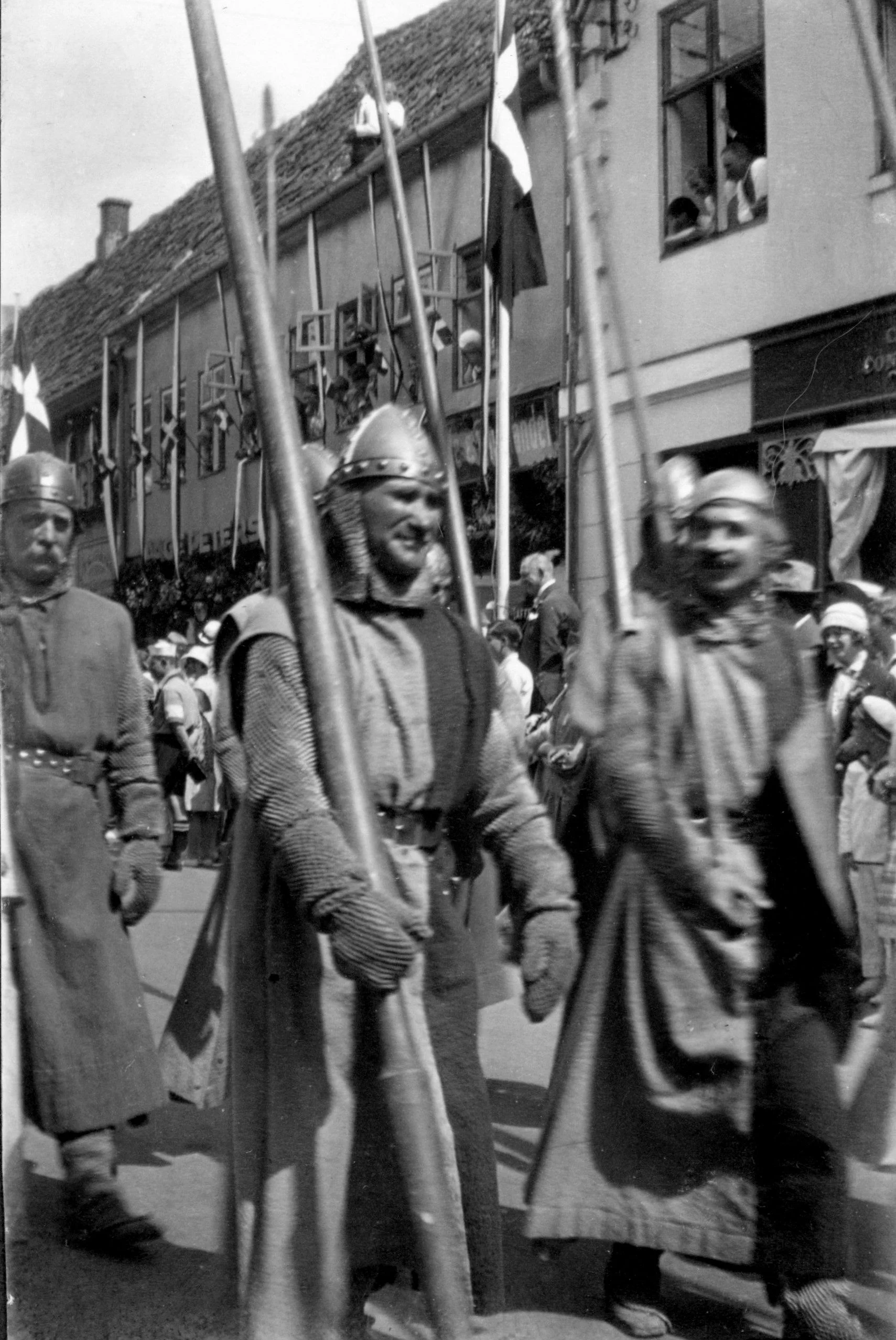 57.435 Stridsmændene.