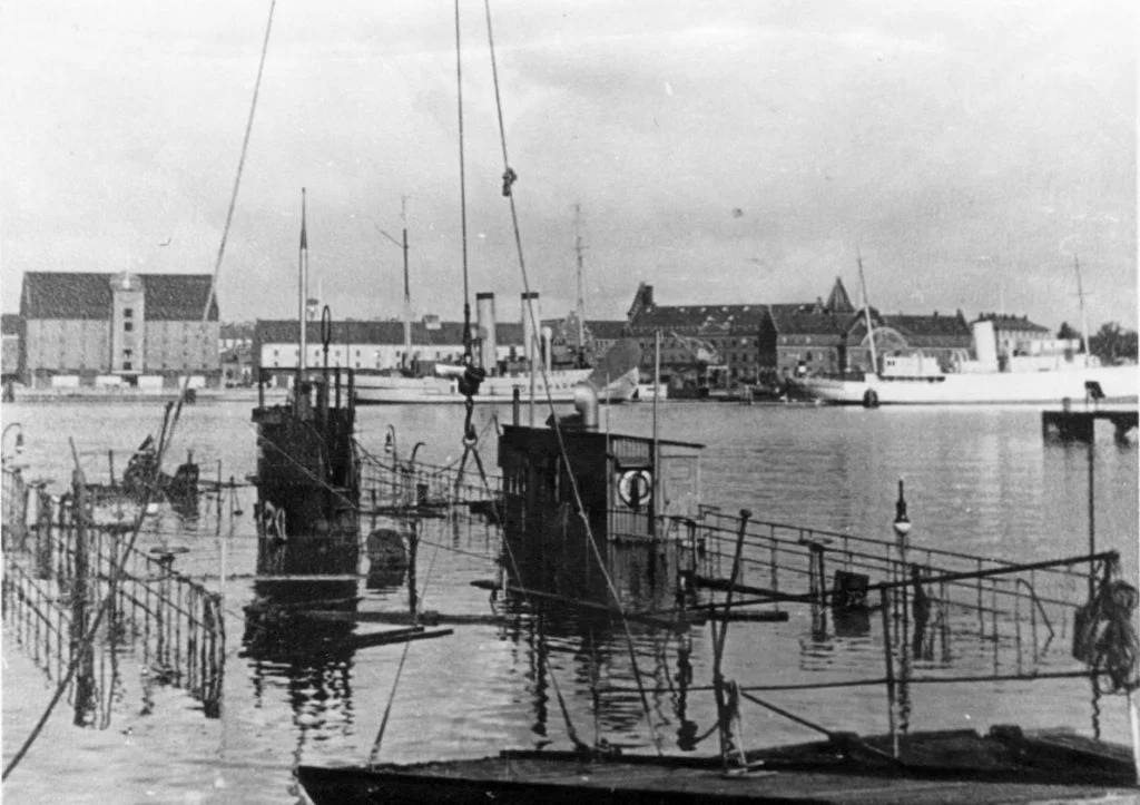 11405.5 Holmen.Skibe sænkes under besættelsen.