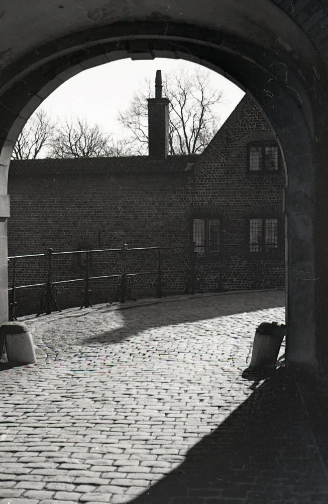 100.653 Svend Larsen tog billedet ved slottet i 1955.