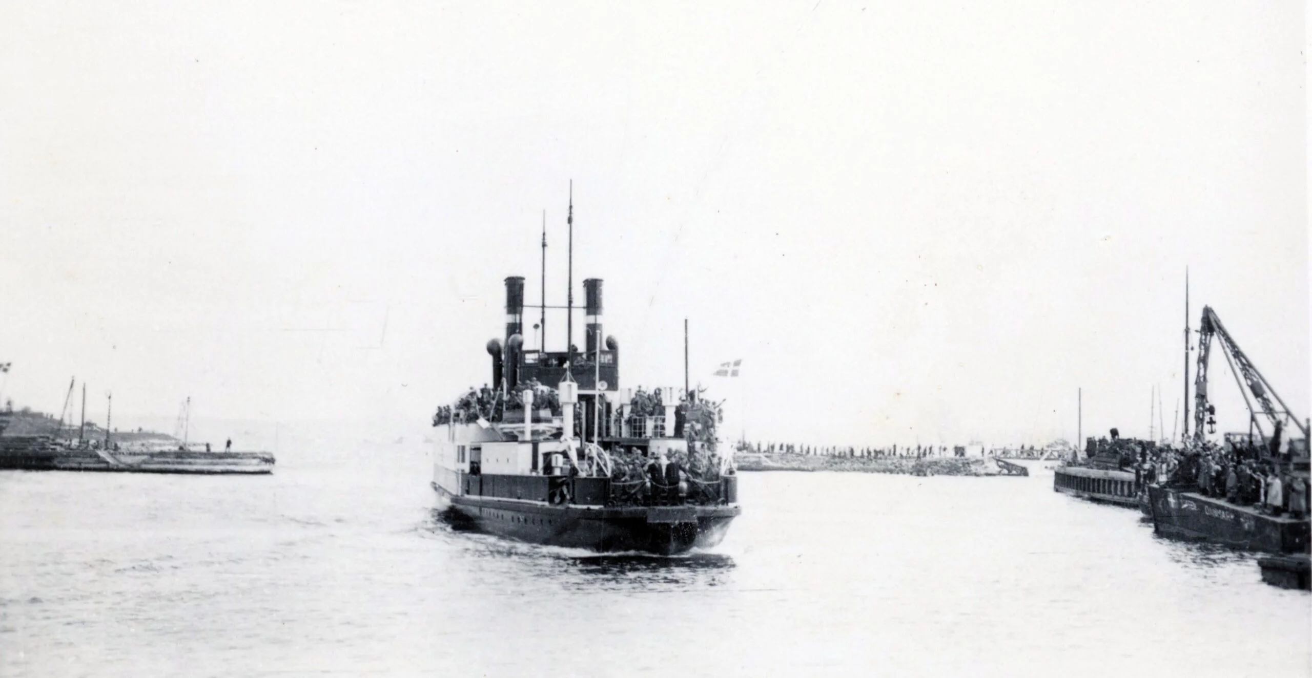 65.5 Færgen sejler ind i Helsingør Havn.