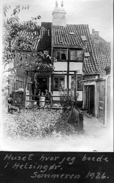 70.264 Huset hvor jeg boede, sommeren 1926. Musiker Svend Lundsgaard.
