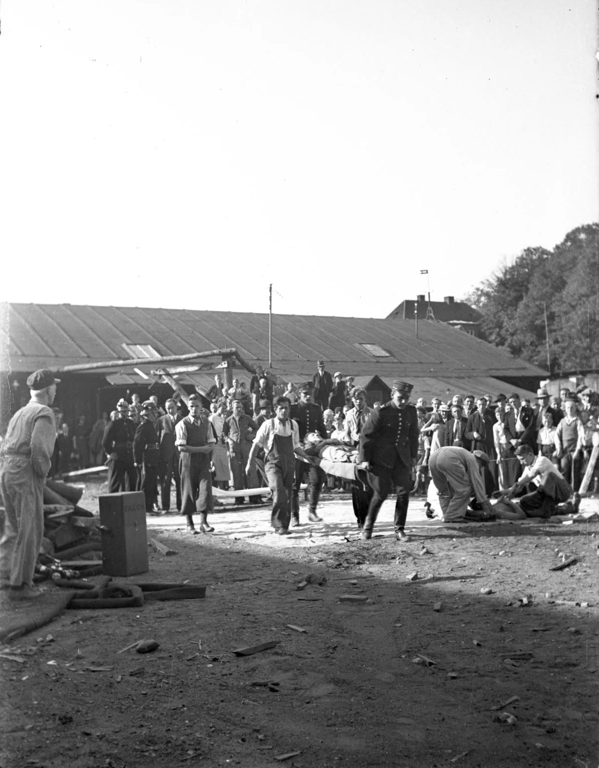 80.468 Samaritere ved Hillerød savværk, Villa i baggrunden er Københavnsvej 12.