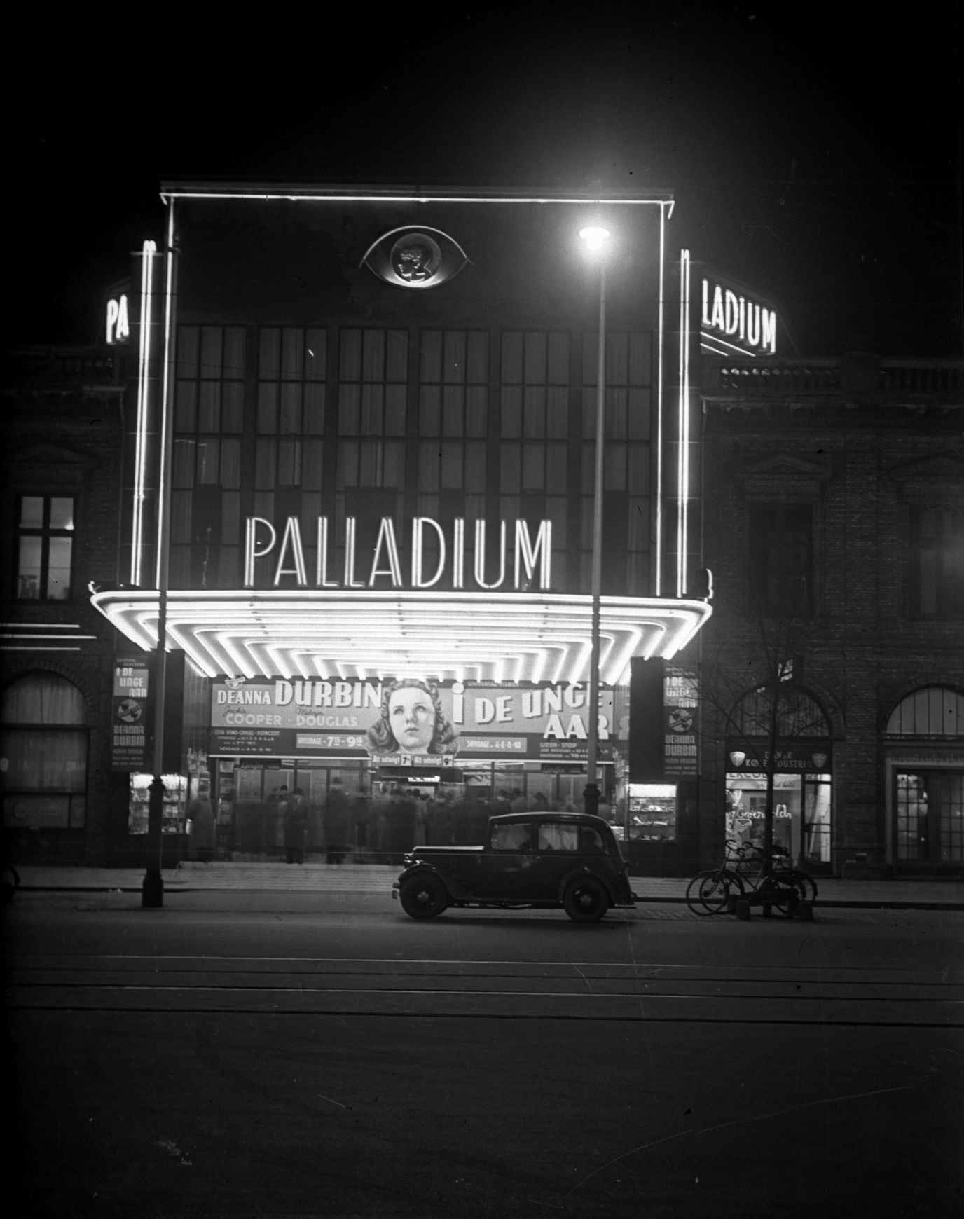 80.77 Paladium ved nattetide, år 1937.