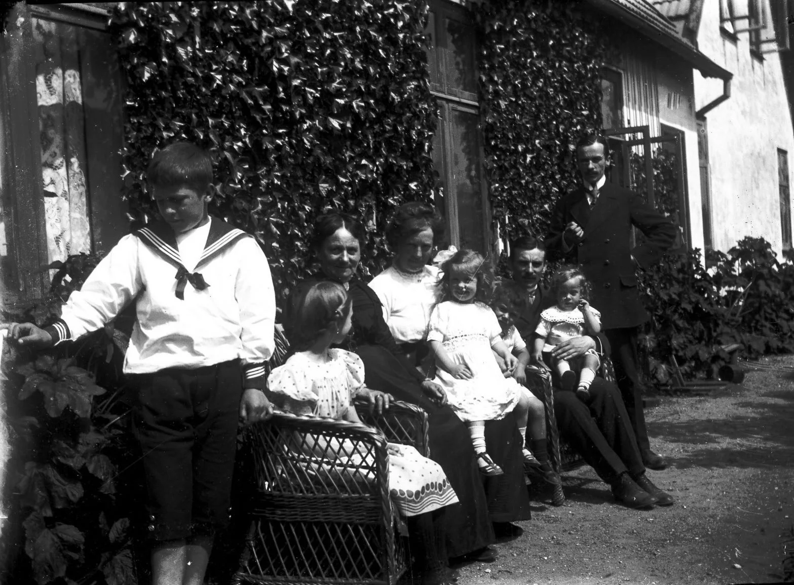 76.11.7 år 1913 - Humlebæk ?