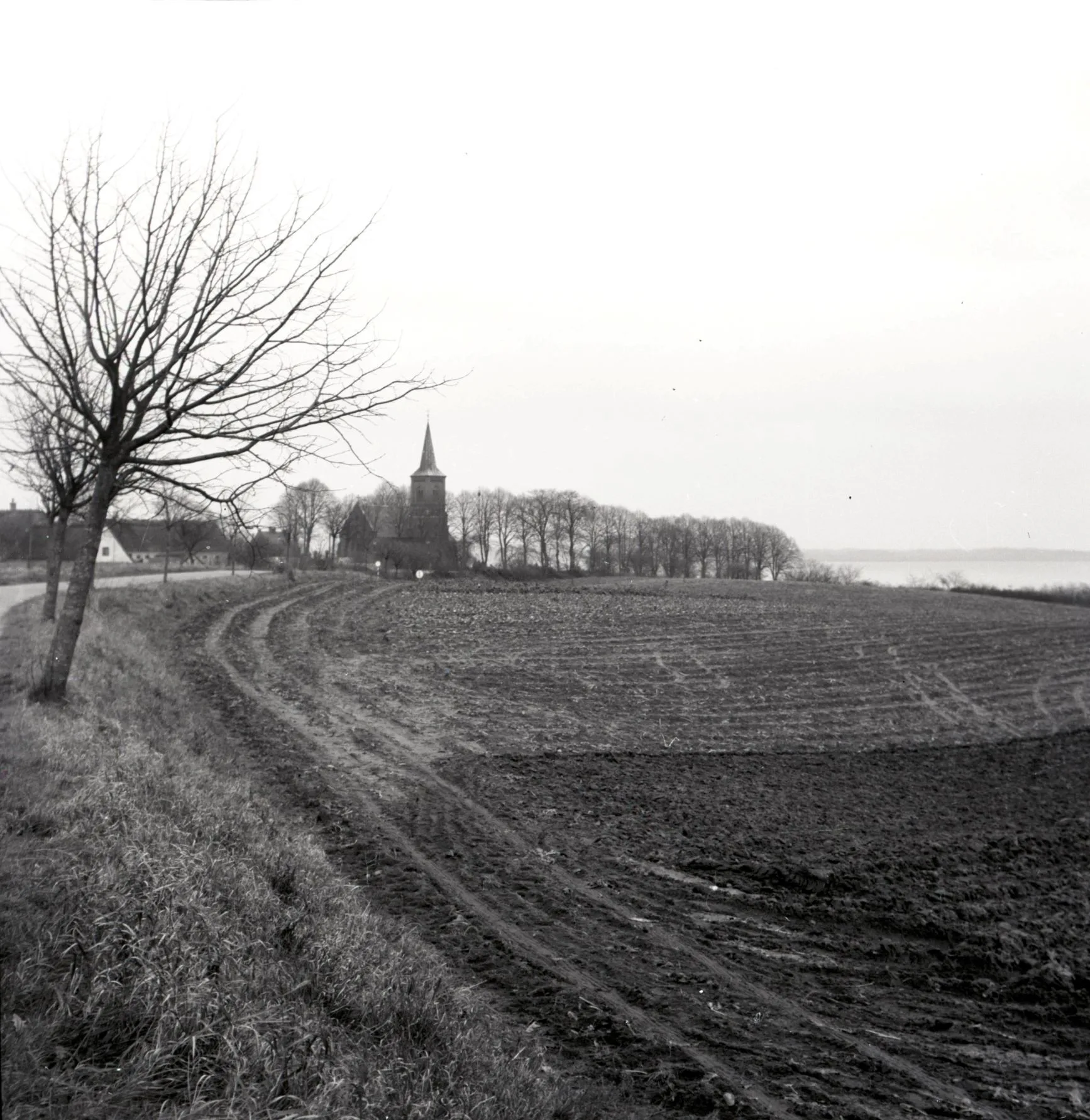 100.3.78 Udsigt over Arresø fra Vinderød.