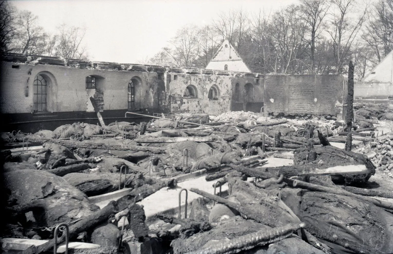 13635-4.23 Gammelgård brænder 19.sept.1914.