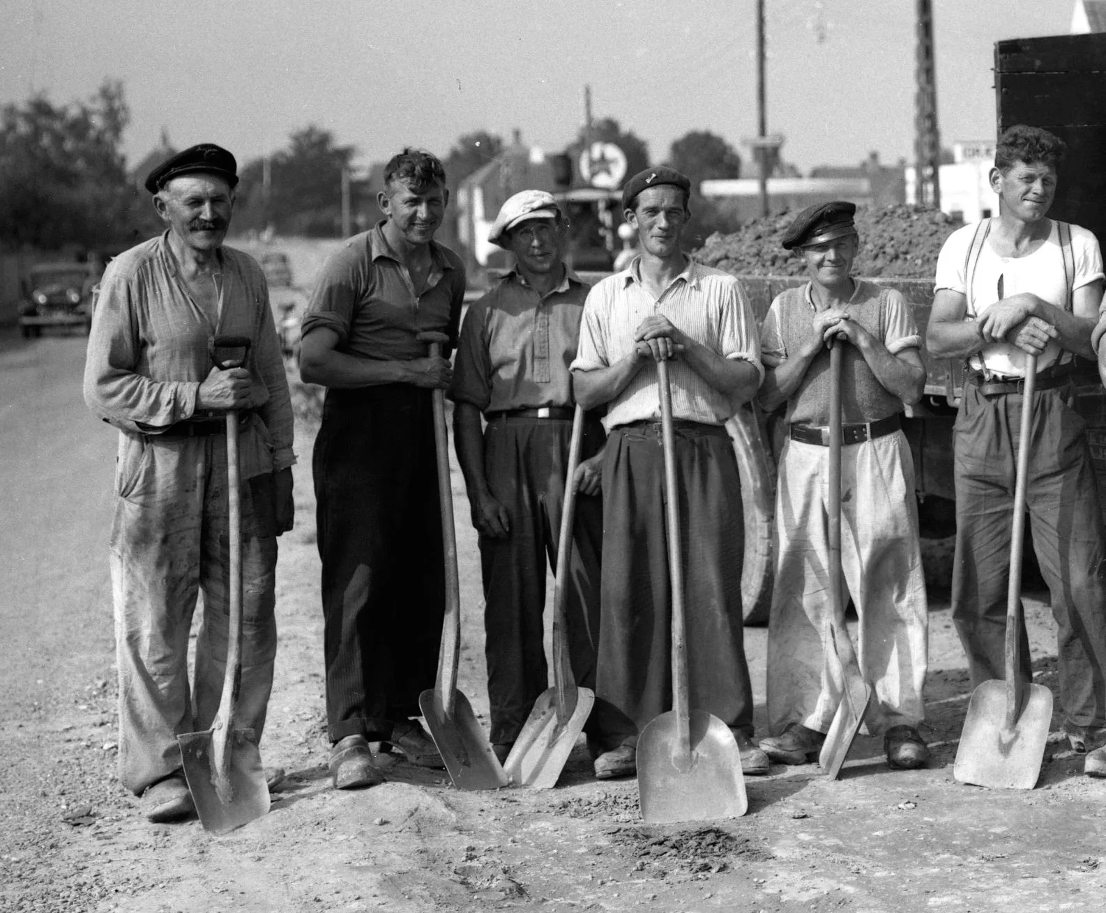 1.3.2 Vejarbejde, æsken mærket 49 ( måske 1949)