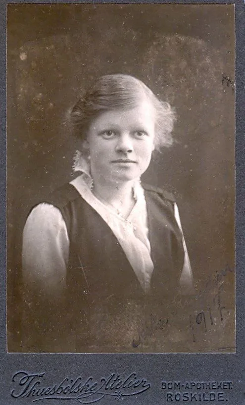 35.19 Husk den 2. august. Asta Knudsen, Vejlby pr. Røjle.