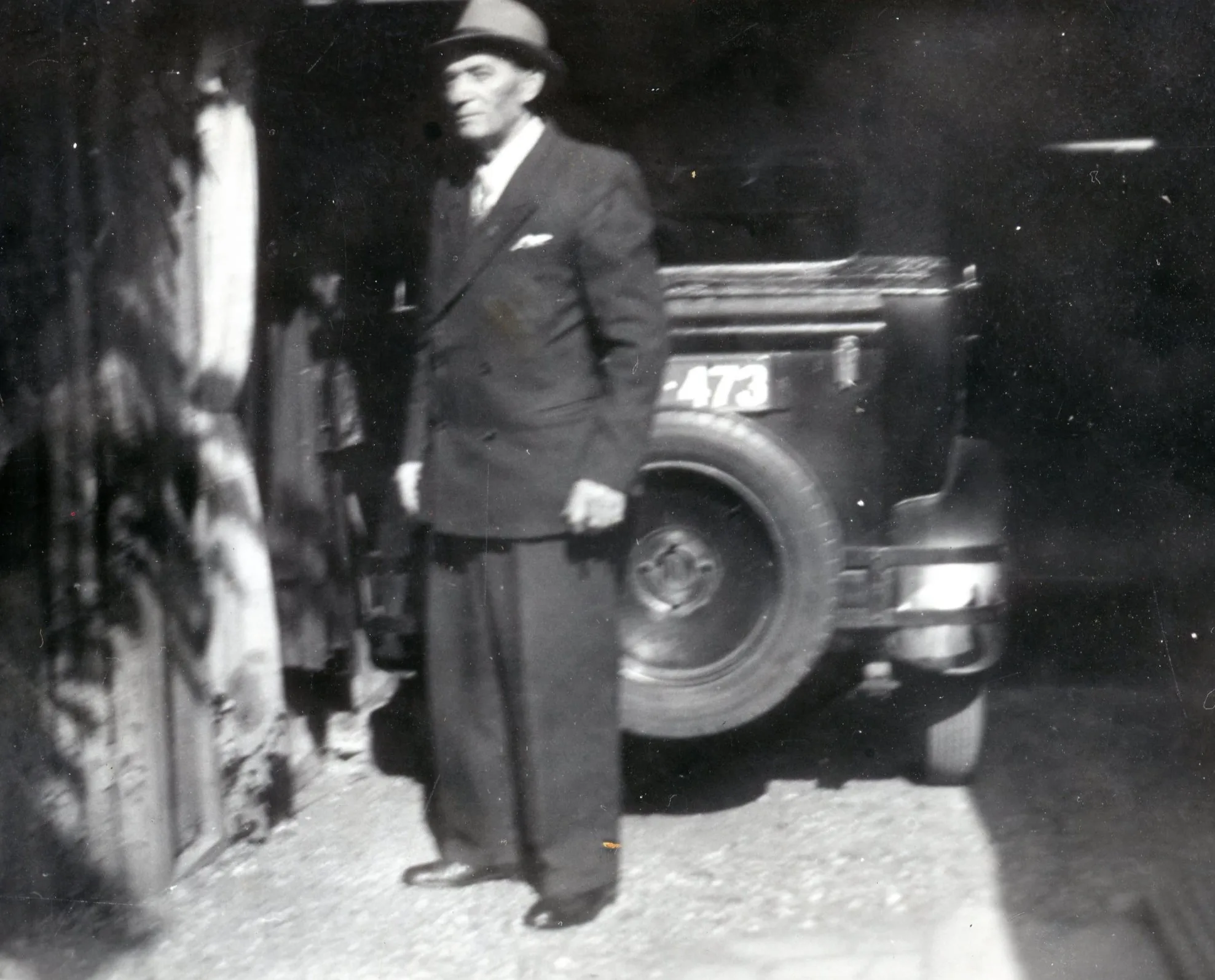 56.2 Mathis Emysix fra cirka 1928, måske i garage i Skodsborg.