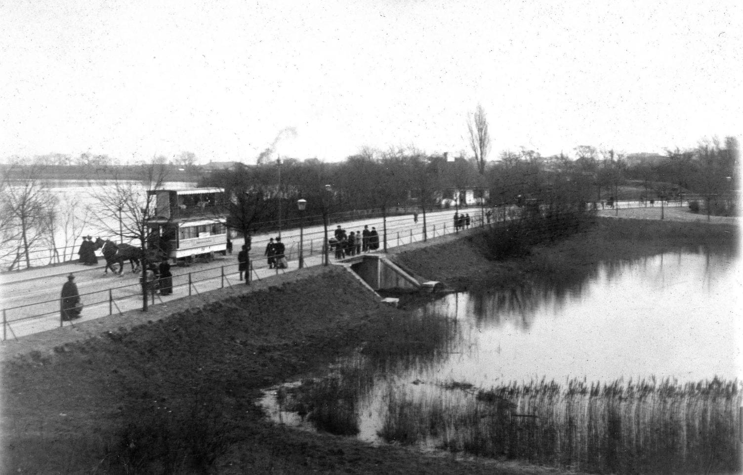 53.37 Amagerbro i året 1898 med bomhuset på ravelinen.