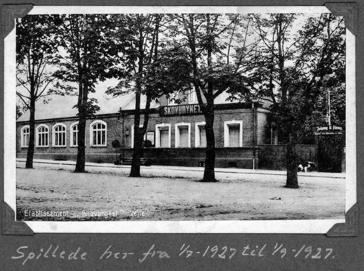 70.329 Fødselsdagskort fra Svend Lundsgaard til faderen Peter Lundsgaard i 1927.