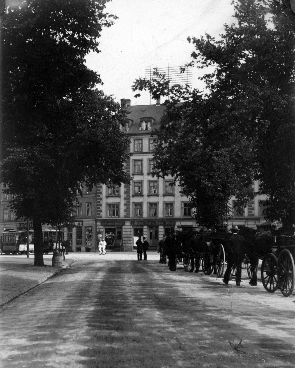70.413 Trianglen 7 set fra Øster Alle.