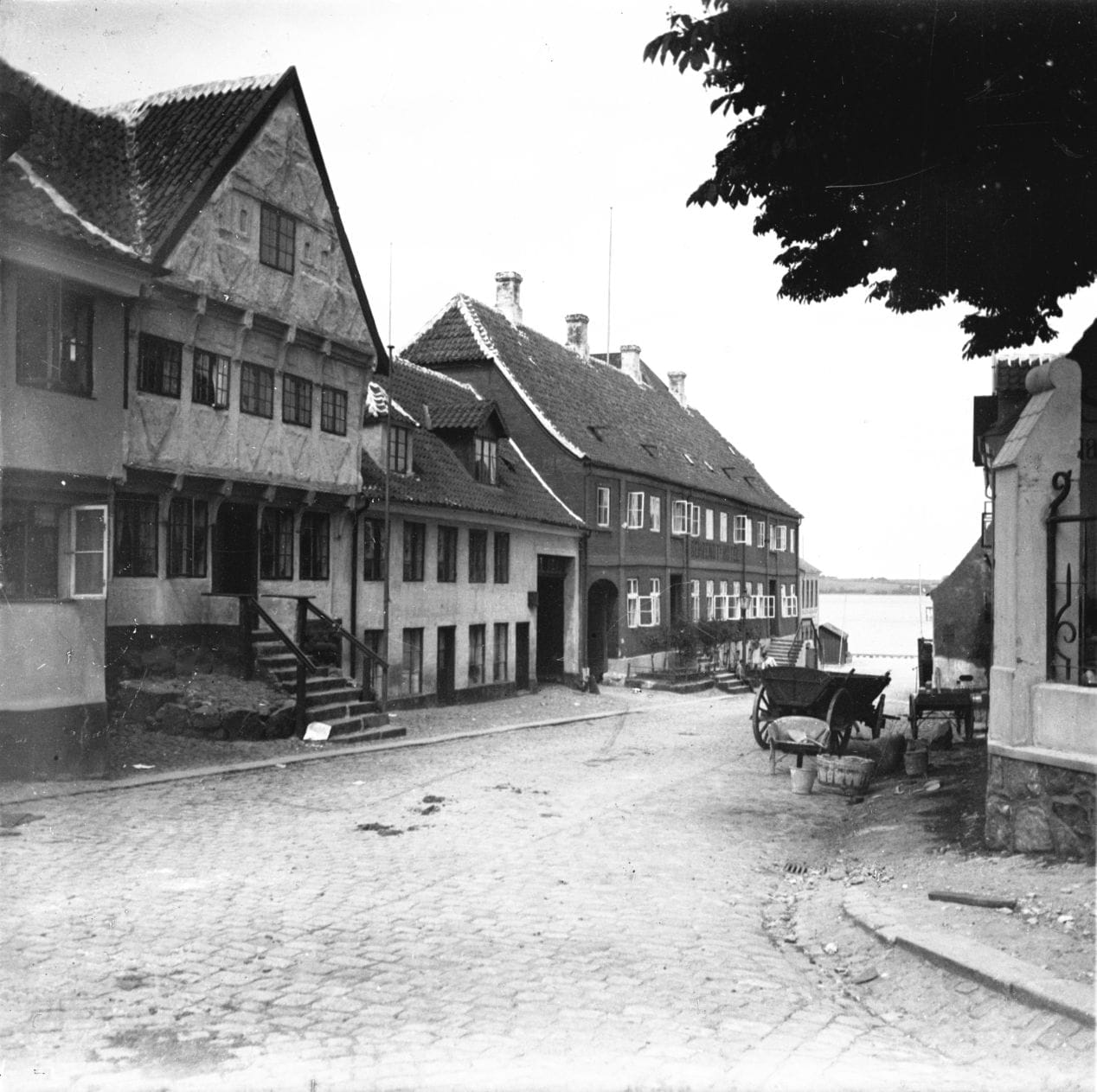 90.39 Brogade set mod havnen.