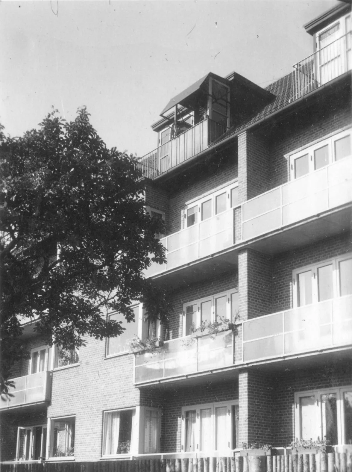 79.115 Lindehaven, Lindegårdsvej 45a,b og C.