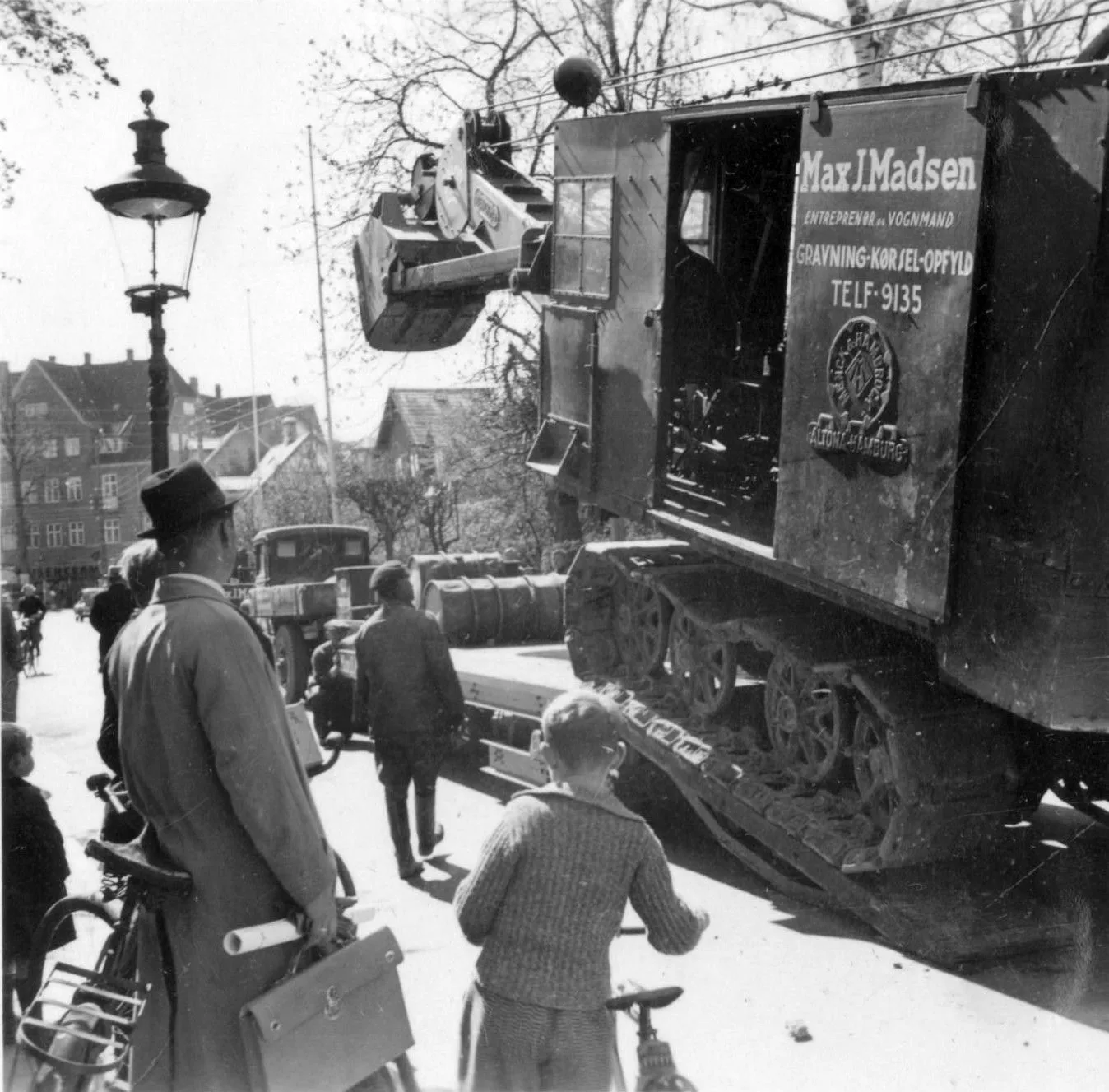 79.117 Lindehaven, Lindegårdsvej 45a,b og C.Billedet er set fra Lindegårdsvej mod Jægersborg alle-Trunnevangen.