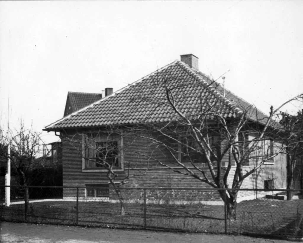79.13 år 1933