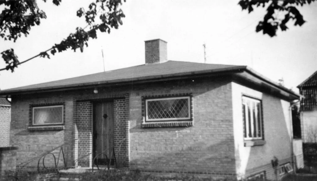 79.17 år 1933