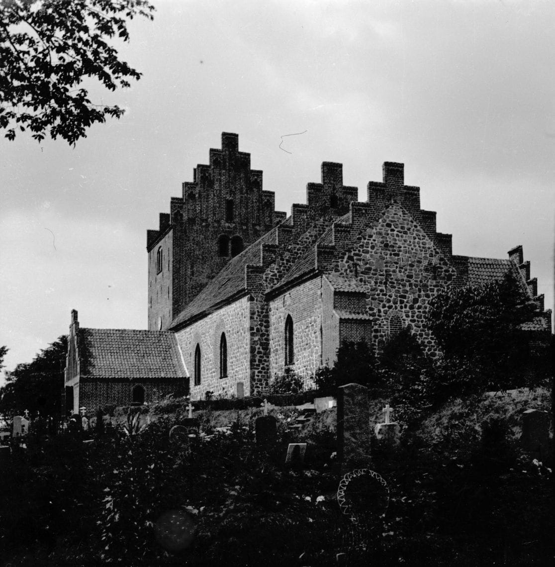 90.138 90.138 Højby kirke.