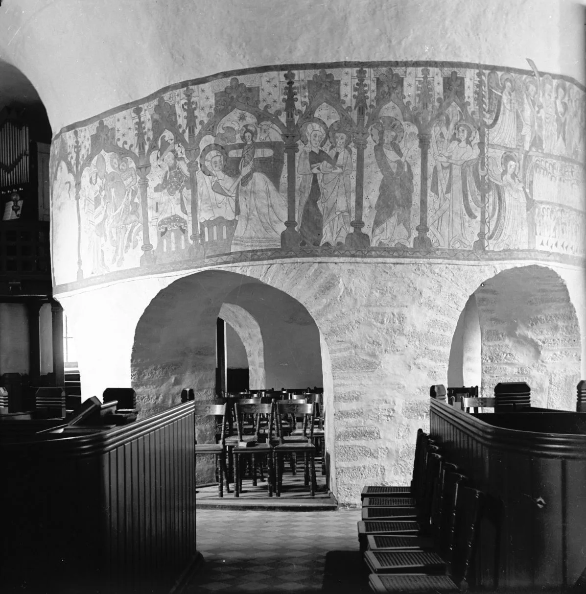 90.229 Østerlars Rundkirke