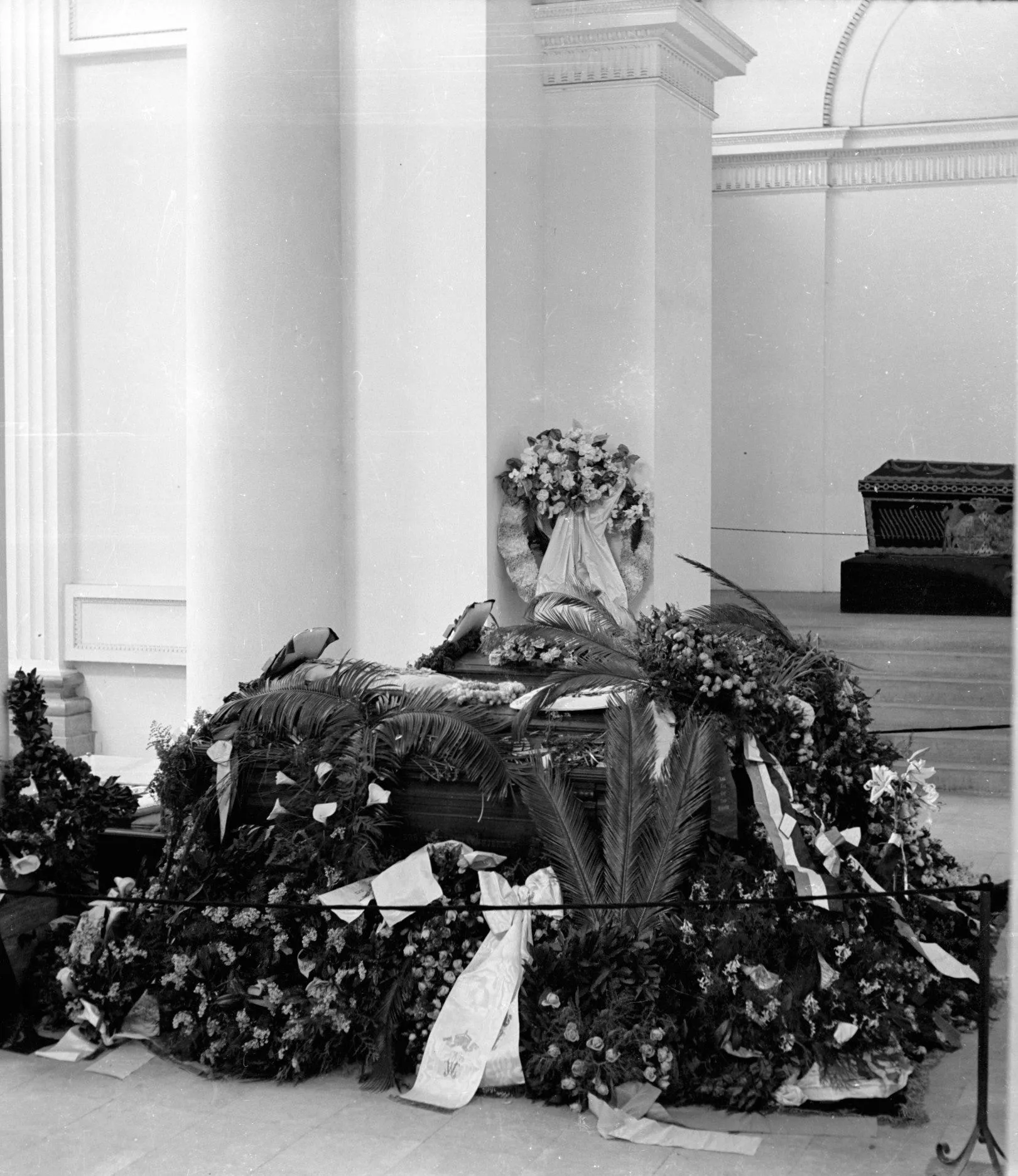 90.299 Roskilde domkirke. Formodentlig Chr. IX´s kiste, januar 1906.